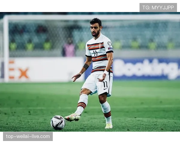 B费与萨卡：进攻组织者与边路核心的角色差异与效能对比