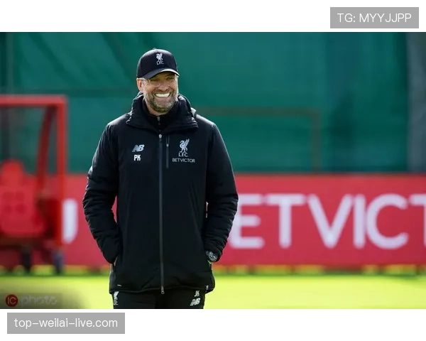 林书豪随手发张家常照，碗里燕麦窗外超跑，别拿我和他比了